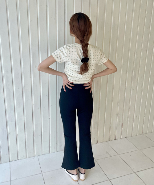 GIMME GIMME（ギミーギミー）の「【GIMME GIMME】Flare cropped pants gimw22s013（その他パンツ・レディース・ブラック・M/L/S）」の3枚目の写真