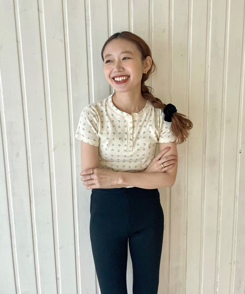 GIMME GIMME（ギミーギミー）の「【GIMME GIMME】Flare cropped pants gimw22s013（その他パンツ・レディース・ブラック・M/L/S）」の5枚目の写真