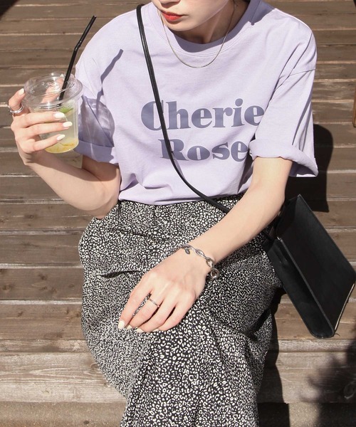 Chillfar（チルファー）の「アソートロゴTシャツ/コットン100％（Tシャツ/カットソー・レディース・ピンク/ホワイト×グリーン/ホワイト×ブルー/ホワイト×ブラック/ホワイト系/アイボリー系/アイボリー系1/アイボリー系2/ブルー/グリーン/オートミール/チャコール/ホワイト×レッド/クリーム/パープル/ネイビー/ブラウン/グリーン系/グリーン系1・FREE）」の18枚目の写真