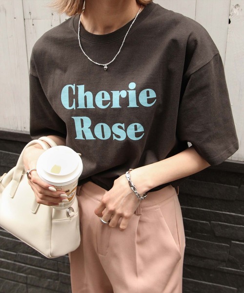 Chillfar（チルファー）の「アソートロゴTシャツ/コットン100％（Tシャツ/カットソー・レディース・ピンク/ホワイト×グリーン/ホワイト×ブルー/ホワイト×ブラック/ホワイト系/アイボリー系/アイボリー系1/アイボリー系2/ブルー/グリーン/オートミール/チャコール/ホワイト×レッド/クリーム/パープル/ネイビー/ブラウン/グリーン系/グリーン系1・FREE）」の7枚目の写真