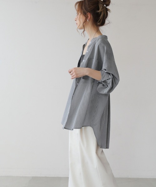 frames RAY CASSIN（フレームスレイカズン）の「WEB限定 シアーストライプバンドカラーオーバーシャツ（シャツ/ブラウス・レディース・ブラック/サックスブルー/ベージュ/パープル・FREE）」の12枚目の写真