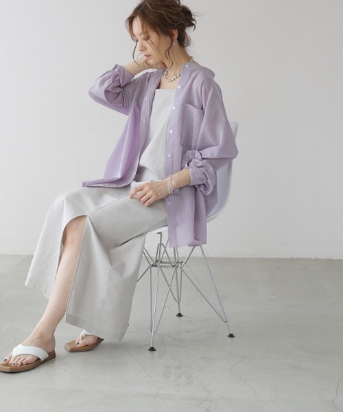 frames RAY CASSIN（フレームスレイカズン）の「WEB限定 シアーストライプバンドカラーオーバーシャツ（シャツ/ブラウス・レディース・ブラック/サックスブルー/ベージュ/パープル・FREE）」の5枚目の写真