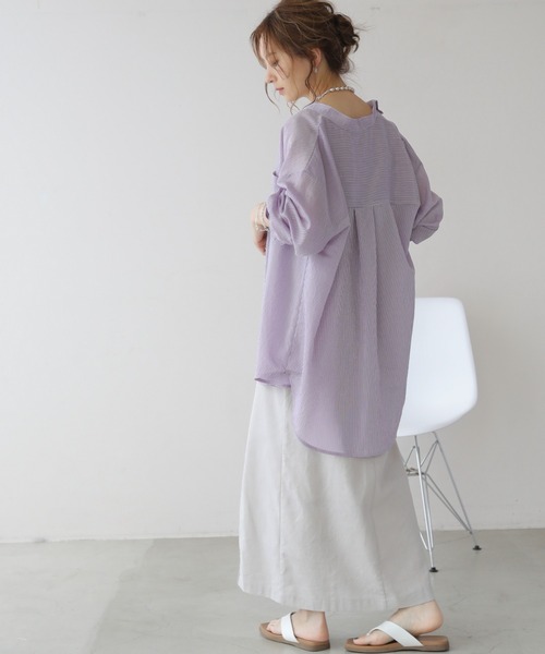 frames RAY CASSIN（フレームスレイカズン）の「WEB限定 シアーストライプバンドカラーオーバーシャツ（シャツ/ブラウス・レディース・ブラック/サックスブルー/ベージュ/パープル・FREE）」の9枚目の写真