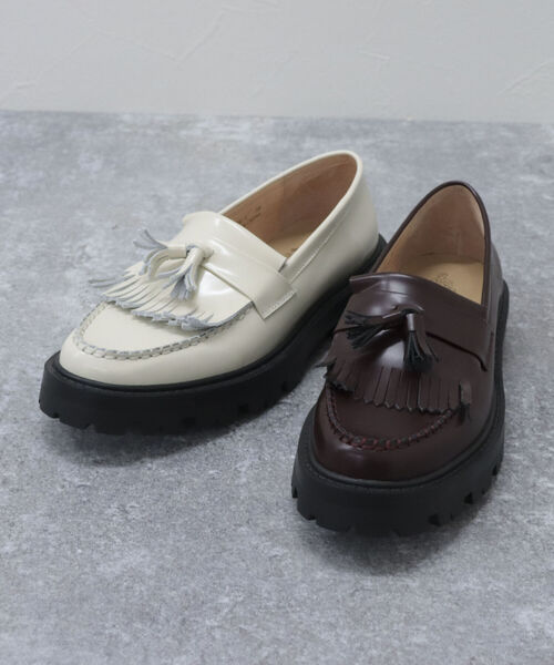 fredy emue（フレディエミュ）の「【ARTESANOS/アルテサノス】 チャンキーソールタッセルローファー（ローファー・レディース・ボルドー/キナリ・38/37）」の2枚目の写真