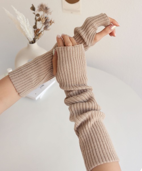 andme（アンドミー）の「リブニットアームウォーマー（アームカバー・レディース・オレンジ/チャコールグレー/ライトベージュ/グリーン/ピンク/ブルー/ベージュ・FREE）」の20枚目の写真