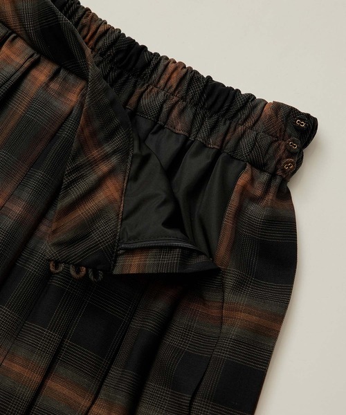 ROPE'（ロペ）の「ウールビエラチェックワンウェイプリーツスカート（スカート・レディース・ブラック/グリーン・36/38）」の11枚目の写真