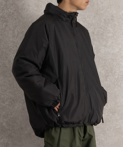SlashDate（スラッシュデイト）の「中綿スタンドミリタリージャケット/ビッグシルエット（ミリタリージャケット・メンズ・グレー/ブラック/オリーブ・M/L/XL）」の2枚目の写真