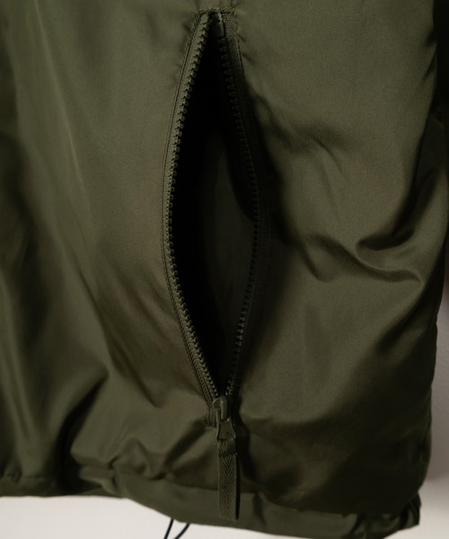 SlashDate（スラッシュデイト）の「中綿スタンドミリタリージャケット/ビッグシルエット（ミリタリージャケット・メンズ・グレー/ブラック/オリーブ・M/L/XL）」の6枚目の写真