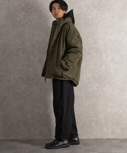 SlashDate（スラッシュデイト）の「中綿スタンドミリタリージャケット/ビッグシルエット（ミリタリージャケット・メンズ・グレー/ブラック/オリーブ・M/L/XL）」の19枚目の写真