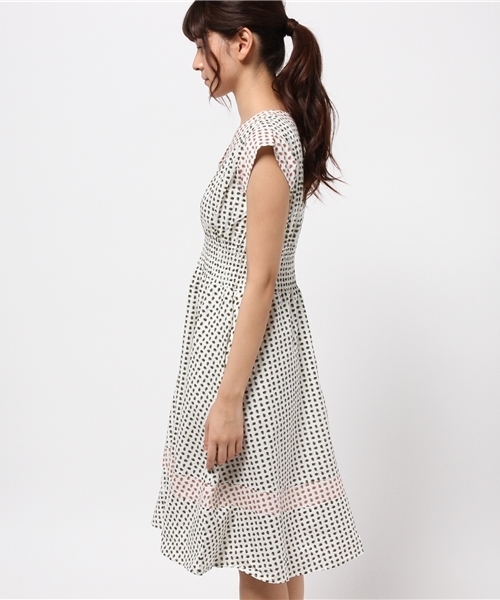 mystic（ミスティック）の「ペイズリー深Vワンピース（ワンピース・レディース・オフホワイト/レッド/ネイビー・ﾌﾘ-）」の5枚目の写真