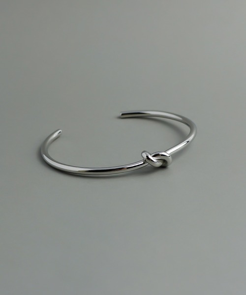 ieLS（イエルズ）の「金属アレルギー対応「ieLS」ステンレス　ノットデザインバングル（バングル/リストバンド・メンズ・ゴールド/シルバー・ONE SIZE）」の8枚目の写真