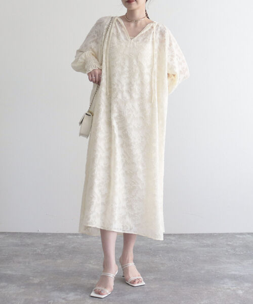 fredy emue（フレディエミュ）の「【オケージョンアイテム】ジャガードシアーワンピース（ワンピース・レディース・ブラック/アイボリー・36/38）」の3枚目の写真