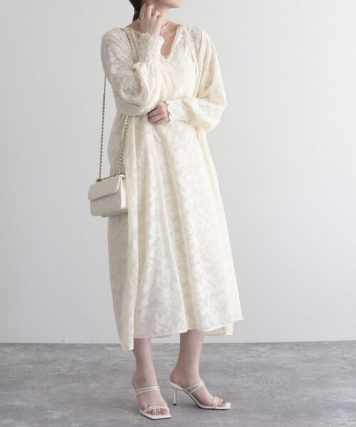 fredy emue（フレディエミュ）の「【オケージョンアイテム】ジャガードシアーワンピース（ワンピース・レディース・ブラック/アイボリー・36/38）」の4枚目の写真