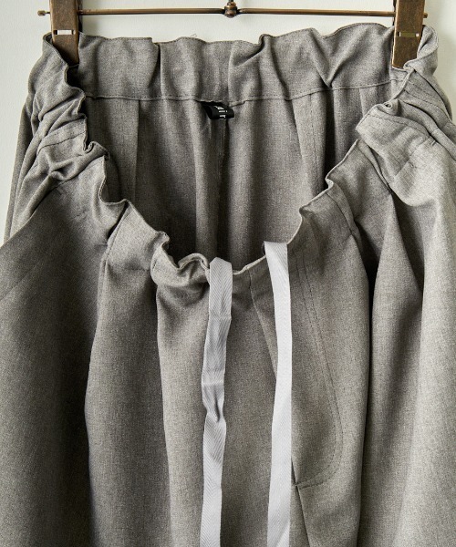 mizuiroind（ミズイロインド）の「[mizuiro ind/ミズイロインド] ワイドカーゴパンツ（その他パンツ・レディース・ブラック/グレー・F）」の7枚目の写真