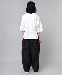 URCH RNA くりぬきラインのペンギンパンツ URCH RNA（アーチ アールエヌエー）の「R4076 くりぬきラインの