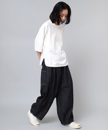 URCH RNA くりぬきラインのペンギンパンツ URCH RNA（アーチ アールエヌエー）の「R4076 くりぬきラインの