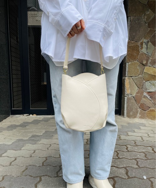 Legato Largo（レガートラルゴ）の「Legato Largo/ レガートラルゴ / チューリップモチーフ 2WAYトート / LG-F3094（トートバッグ・レディース・ピンク/レッド/イエロー/アイボリー/ブラック/ブルー/グリーン系その他/オレンジ系その他/ピンク系その他・ONESIZE/ONE SIZE）」の17枚目の写真