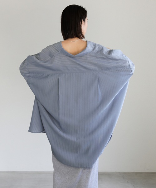 select MOCA（セレクトモカ）の「ルーズシルエットワイドスリーブシャツ（シャツ/ブラウス・レディース・グレイッシュブルー/アイボリー/ブラック/ネイビー・FREE）」の4枚目の写真