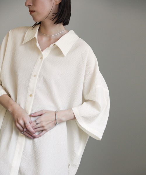 select MOCA（セレクトモカ）の「ルーズシルエットワイドスリーブシャツ（シャツ/ブラウス・レディース・グレイッシュブルー/アイボリー/ブラック/ネイビー・FREE）」の5枚目の写真