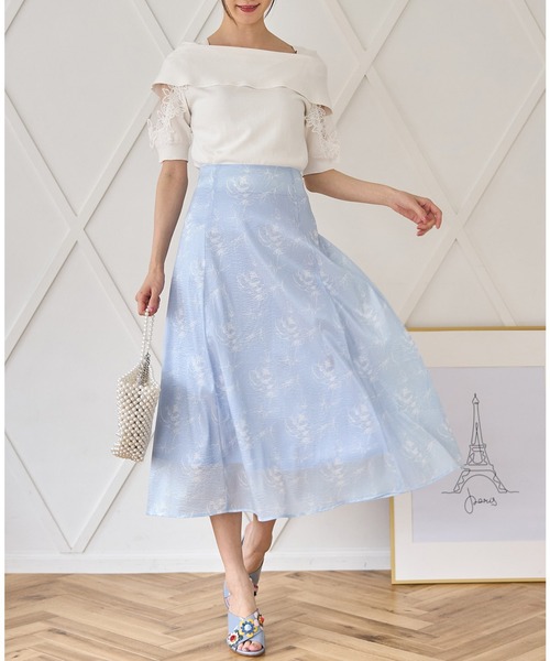 tocco closet(トッコ クローゼット)の「フラワーレース装飾チュールスリーブ切替オフショルシャリニットプルオーバー(ニット/セーター・レディース・ネイビー/オフホワイト/ラベンダー・M)」の4枚目の写真
