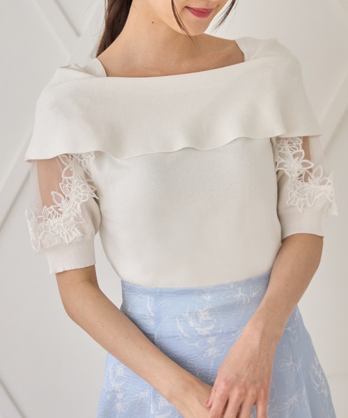 tocco closet(トッコ クローゼット)の「フラワーレース装飾チュールスリーブ切替オフショルシャリニットプルオーバー(ニット/セーター・レディース・ネイビー/オフホワイト/ラベンダー・M)」の13枚目の写真