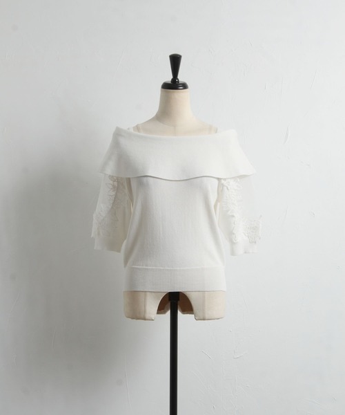 tocco closet(トッコ クローゼット)の「フラワーレース装飾チュールスリーブ切替オフショルシャリニットプルオーバー(ニット/セーター・レディース・ネイビー/オフホワイト/ラベンダー・M)」の22枚目の写真