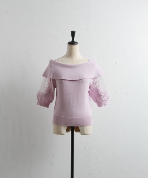 tocco closet(トッコ クローゼット)の「フラワーレース装飾チュールスリーブ切替オフショルシャリニットプルオーバー(ニット/セーター・レディース・ネイビー/オフホワイト/ラベンダー・M)」の7枚目の写真