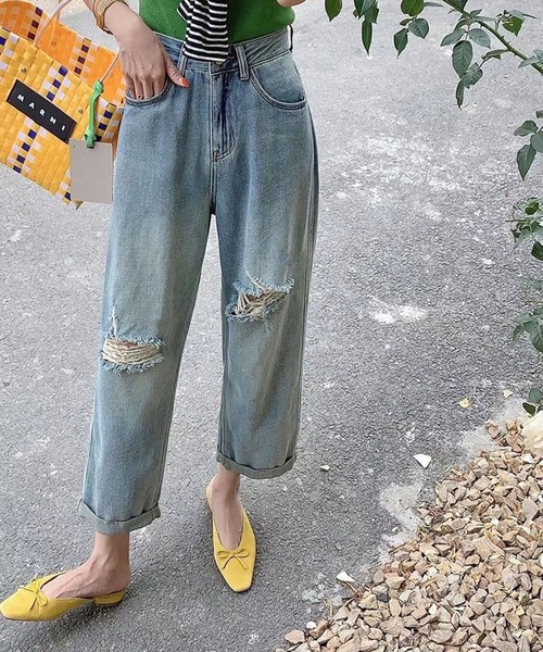 Jewelobe(ジュエローブ)の「ワイドクロップドダメージデニムパンツ(デニムパンツ・レディース・ブルー・S/M)」の4枚目の写真