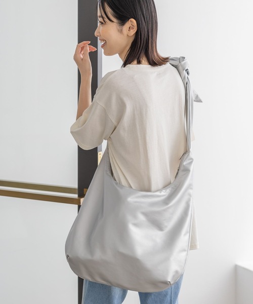 LAKOLE（ラコレ）の「フェイクレザーワンノットハンドルショルダーバッグ / 907772（ショルダーバッグ・レディース・シルバー/ブラック/サンドグレー・FREE）」の3枚目の写真