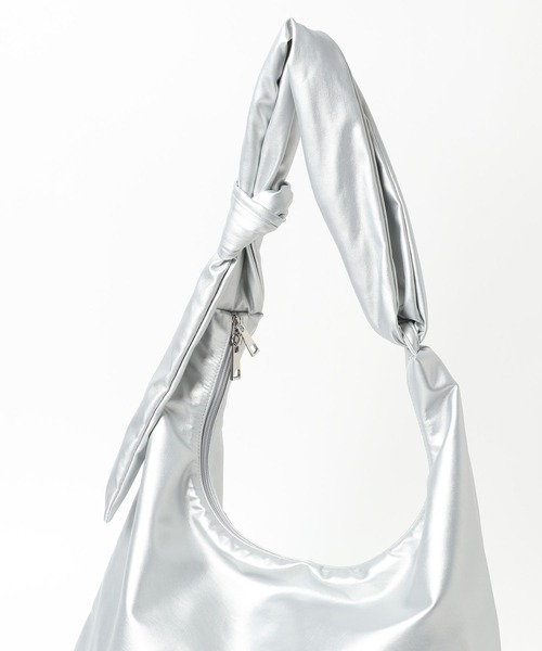LAKOLE（ラコレ）の「フェイクレザーワンノットハンドルショルダーバッグ / 907772（ショルダーバッグ・レディース・シルバー/ブラック/サンドグレー・FREE）」の7枚目の写真