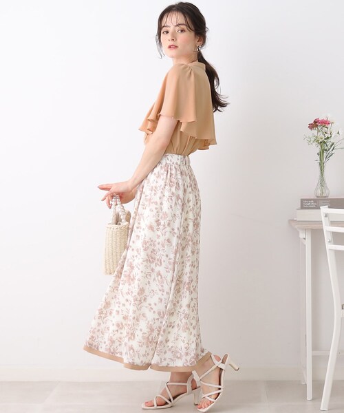 couture brooch(クチュールブローチ)の「◆【一枚で存在感UP】ケープ風ブラウス(シャツ/ブラウス・レディース・ライトグレー/ライトオレンジ系/オフホワイト・36/38/40/42)」の13枚目の写真