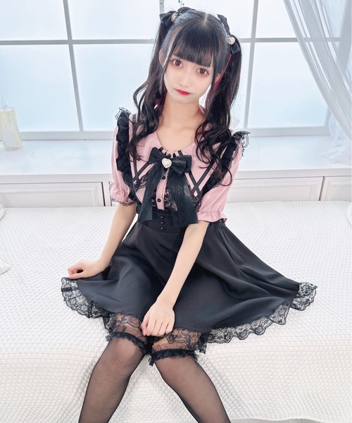 MA*RS(アメーバーマーズ)の「テープライン付き三角襟ブラウス(同色)(シャツ/ブラウス・レディース・ブラック/ピンク/ホワイト・FREE)」の12枚目の写真
