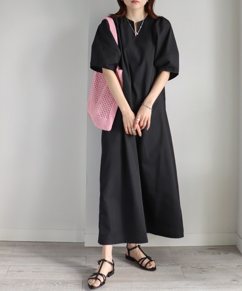 COURO(コウロ)の「ボリュームスリーブスキッパーワンピース(ワンピース・レディース・イエロー/サックスブルー/ブラック/オフホワイト・M/L)」の2枚目の写真