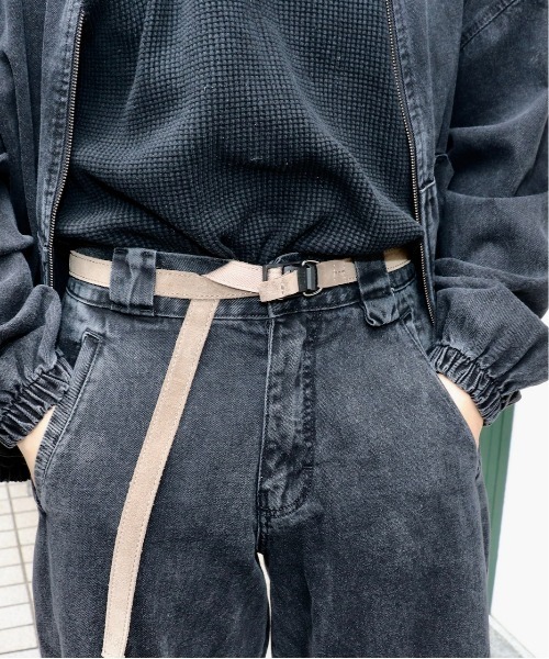 hobo（ホーボー）の「hobo / ホーボー LONG BELT FIDLOCK® BUCKLE COW SUEDE (HB-BL4002) スウェード ロングベルト フィドロック（ベルト・メンズ・グレー・FREE）」の3枚目の写真
