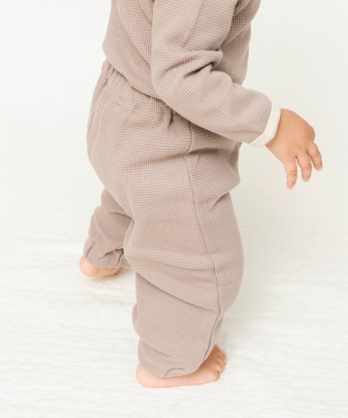 BRANSHES(ブランシェス)の「【WEB限定/ベビー/綿100%やわらかワッフル】ロングパンツ(その他ベビーウェア・キッズ・アイボリー/グレイッシュベージュ/ライトピンク/ピンク・80/70)」の3枚目の写真
