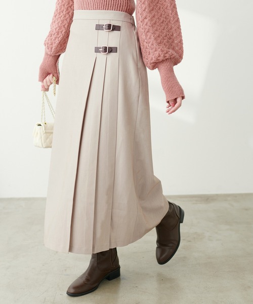 natural couture(ナチュラルクチュール)の「合皮ベルトデザインタックスカート(スカート・レディース・チャコールグレー/その他1/ライトベージュ/その他2・FREE)」の1枚目の写真