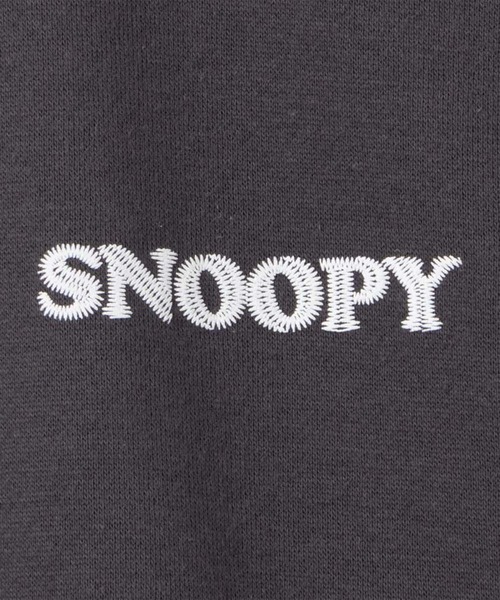 PEANUTS(ピーナッツ)の「PEANUTS SNOOPY 発泡プリントトレーナー(スウェット・メンズ・スミクロ/ベージュ・M/L/XL)」の5枚目の写真
