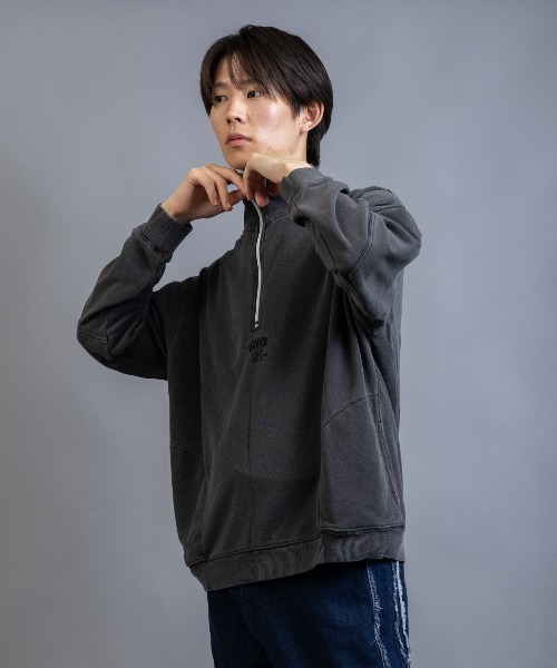 En serio TOKYO(エンソリオトーキョー)の「インディゴ染め裏毛 ハーフジップ スタンドネック トレーナー(スウェット・メンズ・インディゴブルー/スミクロ・L/M)」の6枚目の写真
