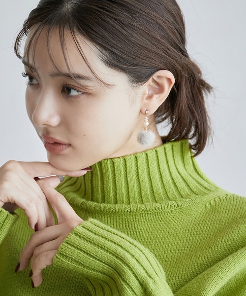 ROPE' PICNIC（ロペピクニック）の「ファー×パールピアス（ピアス（両耳用）・レディース・サックスブルー/ライトグレー/イエロー系その他/キナリ・FREE）」の3枚目の写真