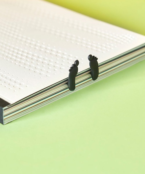 entre square（アントレスクエアー）の「balvi/しおり ブックマーク ブック クラッシュ（本・レディース・ブラック・ONE SIZE）」の4枚目の写真