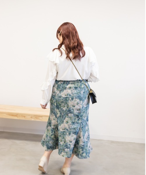 CLETTE(クレット)の「フリル袖プチハイネックブラウス(シャツ/ブラウス・レディース・オフホワイト/ブルー/ラベンダー・4L/3L/LL)」の6枚目の写真