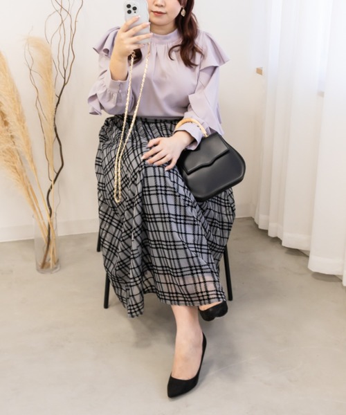CLETTE(クレット)の「フリル袖プチハイネックブラウス(シャツ/ブラウス・レディース・オフホワイト/ブルー/ラベンダー・4L/3L/LL)」の17枚目の写真
