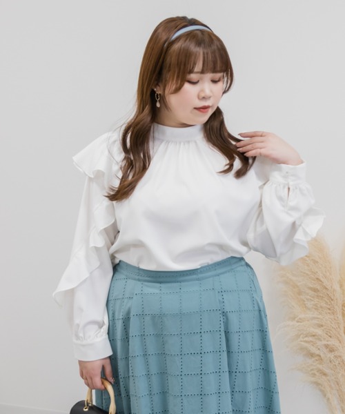 CLETTE(クレット)の「フリル袖プチハイネックブラウス(シャツ/ブラウス・レディース・オフホワイト/ブルー/ラベンダー・4L/3L/LL)」の8枚目の写真