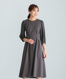 Emilyan（エミリアン）の「洗えて動けるワーママワンピ【手洗いできるハイストレッチジョーゼット】美フレアワンピース（ワンピース）」