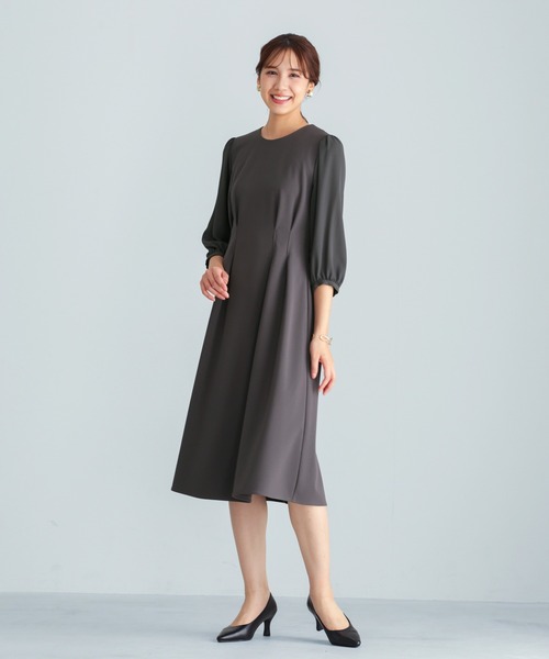 Emilyan(エミリアン)の「洗えて動けるワーママワンピ【手洗いできるハイストレッチジョーゼット】美フレアワンピース(ワンピース・レディース・チャコールグレー/ベージュ/ネイビー/ブラック/ライトグレー・S/M/L)」の19枚目の写真