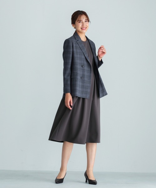 Emilyan(エミリアン)の「洗えて動けるワーママワンピ【手洗いできるハイストレッチジョーゼット】美フレアワンピース(ワンピース・レディース・チャコールグレー/ベージュ/ネイビー/ブラック/ライトグレー・S/M/L)」の20枚目の写真