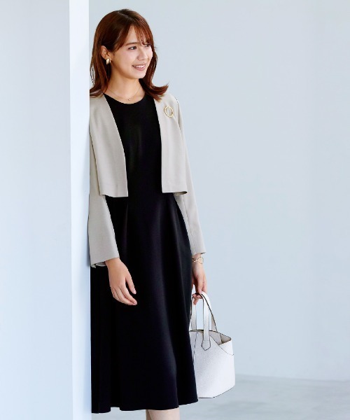 Emilyan（エミリアン）の「洗えて動けるワーママワンピ【手洗いできるハイストレッチジョーゼット】美フレアワンピース（ワンピース・レディース・チャコールグレー/ベージュ/ネイビー/ブラック/グレイッシュベージュ・S/M/L）」の8枚目の写真