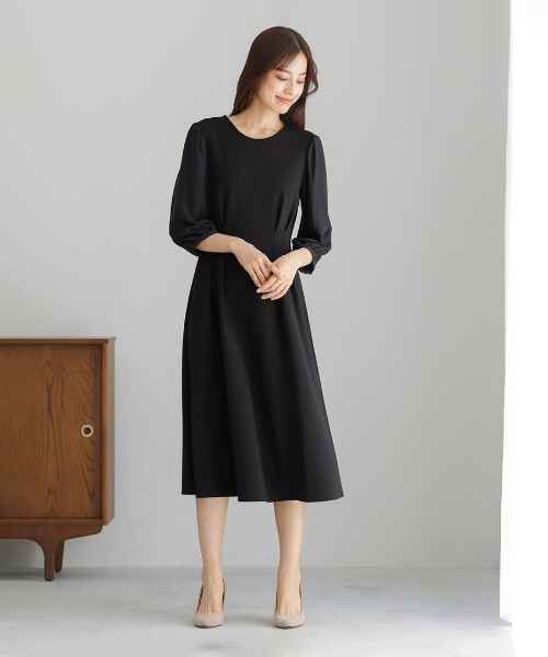 Emilyan（エミリアン）の「洗えて動けるワーママワンピ【手洗いできるハイストレッチジョーゼット】美フレアワンピース（ワンピース・レディース・チャコールグレー/ベージュ/ネイビー/ブラック/グレイッシュベージュ・S/M/L）」の7枚目の写真