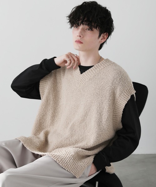 ASTRONOMY(アストロノミー)の「ブークレVネックニットベスト(ベスト・メンズ・ブラック/ブルー/チャコール/ライトベージュ・L/M)」の2枚目の写真