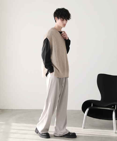 ASTRONOMY(アストロノミー)の「ブークレVネックニットベスト(ベスト・メンズ・ブラック/ブルー/チャコール/ライトベージュ・L/M)」の20枚目の写真